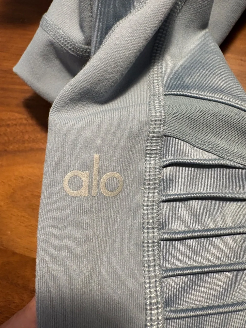 Alo Yoga High-Waist Moto Legging - slate blue - size small